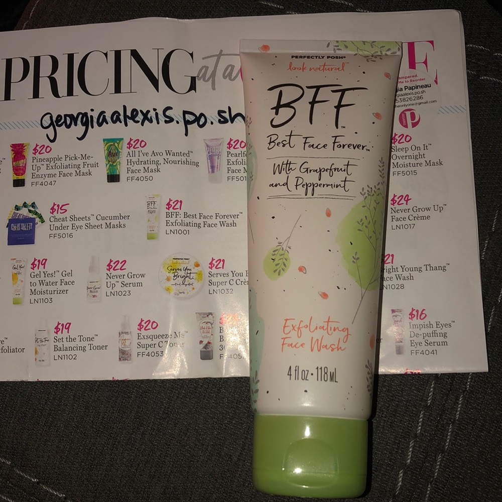 Perfectly Posh Best Face Forever exfoliating wash